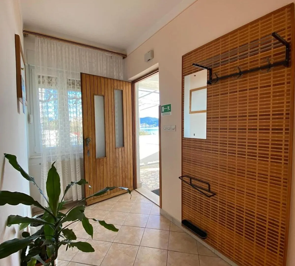 Apartments Josip R سوبيتارسكا دراغا